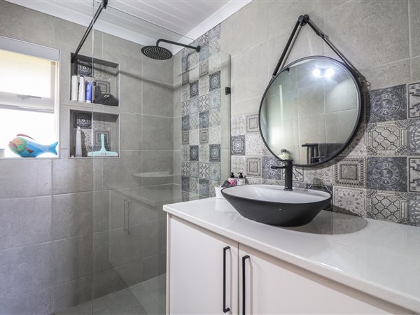 4 Bedroom Property for Sale in Stilbaai Wes Western Cape